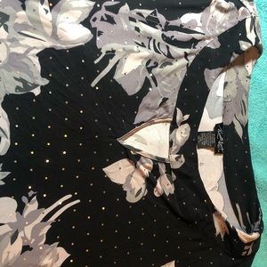 Russell Kemp plus size 4x tunic Black with grey and white flowers and sparkles.